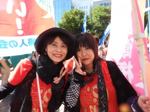 母娘で参加♡娘さんは「こういうデモとか始めて参加しました」